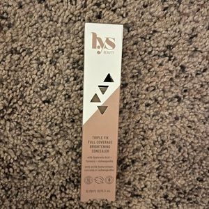 LYS brightening concealer